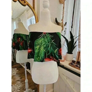 Red Fox Women's Size L Tropical Leaf Off The Shoulder Crop Top NWT